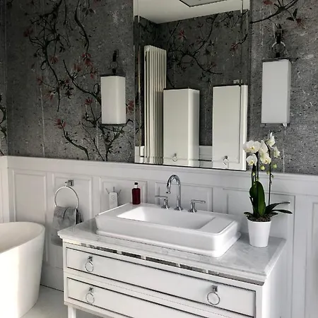 Luxus 5 Zi-wohnung + Balkon In Top-lage Ffm+klima Apartamento *