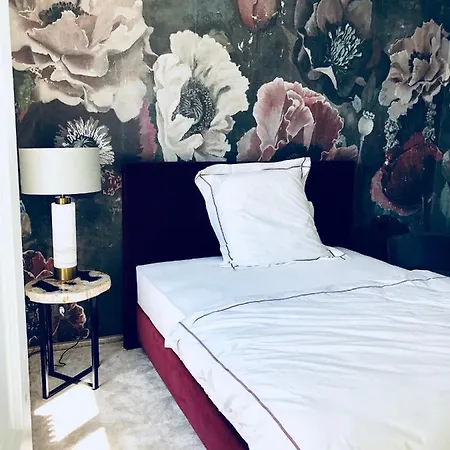 Luxus 5 Zi-wohnung + Balkon In Top-lage Ffm+klima Apartamento *