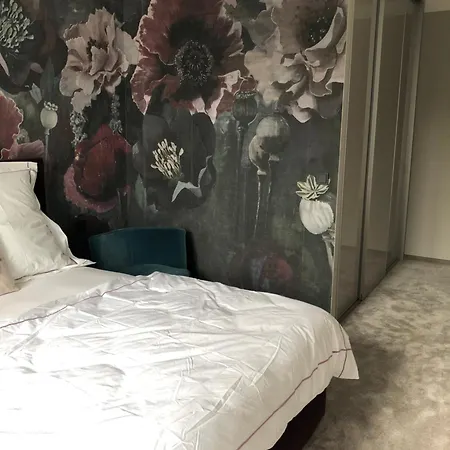 Апартаменты Luxus 5 Zi-wohnung + Balkon In Top-lage Ffm+klima *